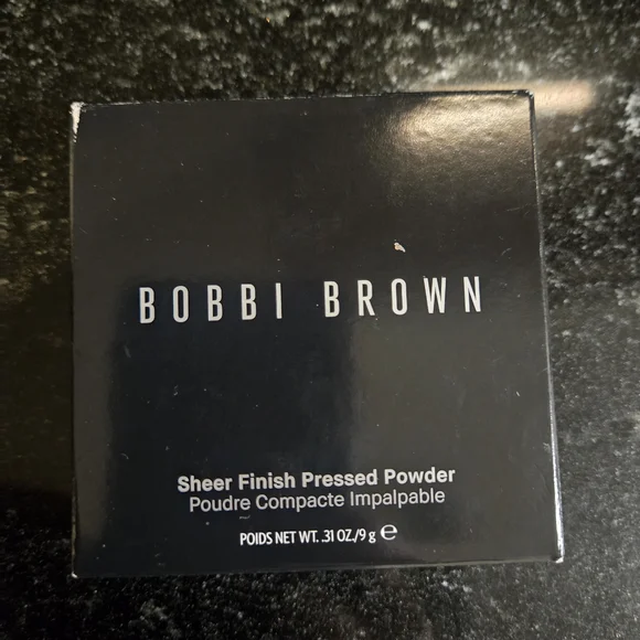 Bobbi Brown Sheer Finish Pressed Powder Color Soft Porcelain - Picture 1 of 3